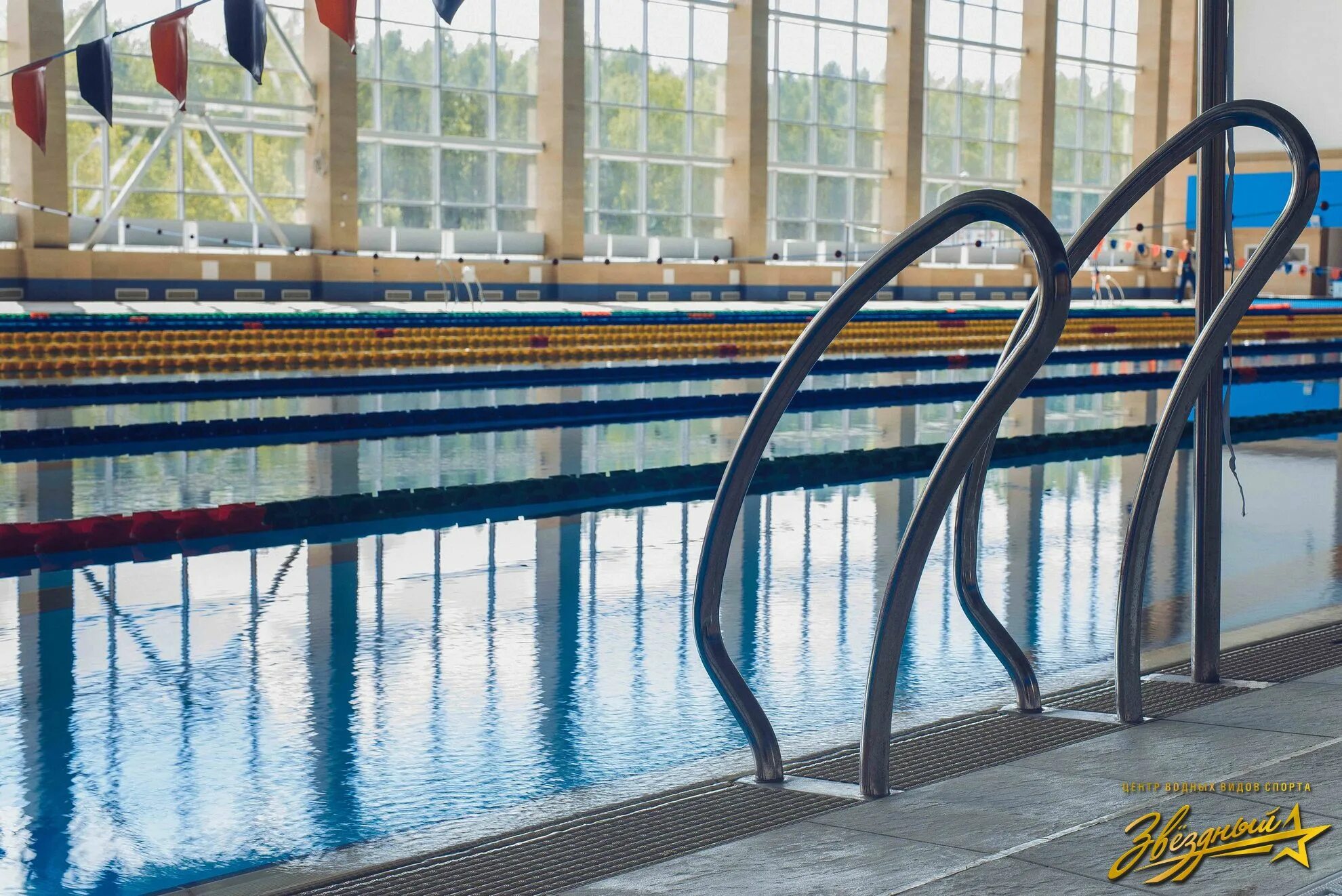 Бассейн дворец подводного спорта воронеж. Ереван бассейн 50 метров. Дворец водного спорта бассейн краснодар. Олимпийский бассейн 50 метров. Бассейн 50 метров.