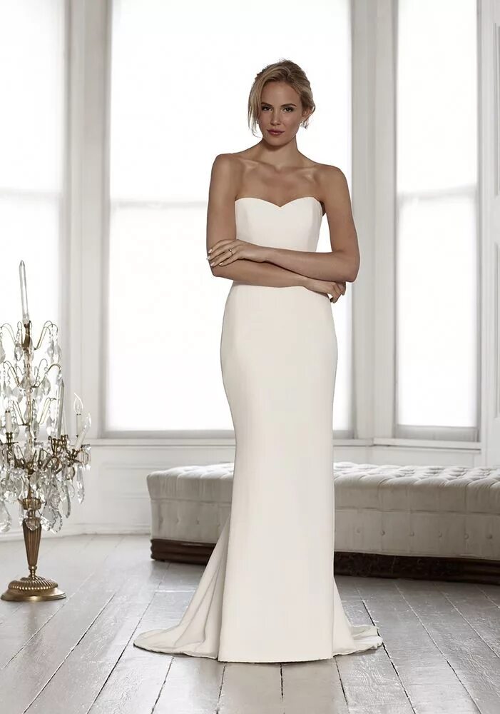 Свадебное платье минимализм. Свадебное платье минимализм. Платье невесты минимализм. Платья натальи романовой бейли миди. Свадебное платье в стиле минимализм.