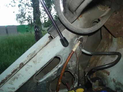 Газовые упоры на газель