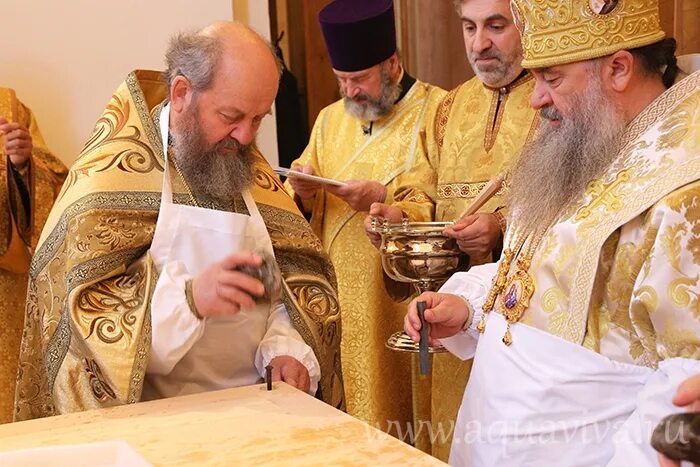 Освящение храма в санкт петербурге. Троице-измайловский собор богослужение. Освящение медицинской академии мчс. Троицкий измайловский собор в санкт-петербурге духовенство. Настоятель феодоровского храма спб зайцев.