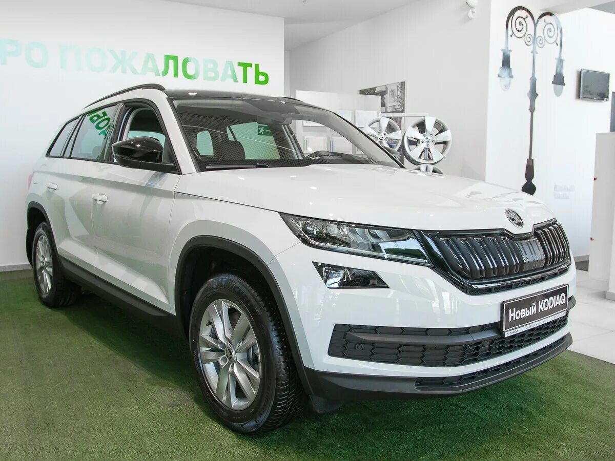 Шкода кодиак купить в россии. Skoda Kodiak 2020. Шкода Кодиак 2020. Шкода Кодиак 2022 белый. Шкода Кодиак 2020 белая.