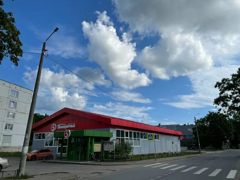 Ивангород отели. Магазин дом ивангород. Музей ивангород. Ивангород садовая 8. Тц русь ивангород.