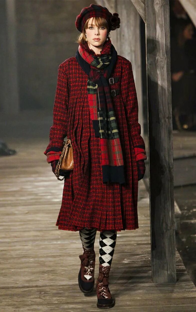 Chanel metiers d'Art осень-зима 2013-2014. Коллекция Эдинбург Шанель. Chanel 2013 pre-Fall. Chanel metiers d'Art Шотландия. Моды британия