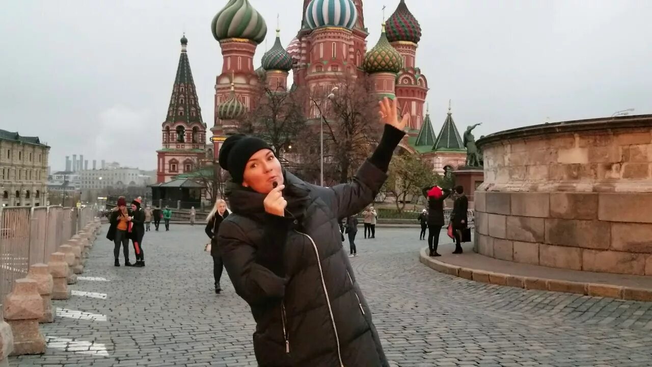 В москве проживает человек. Блогеры которые живут в Москве. Живая Москва. Жить в Москве.