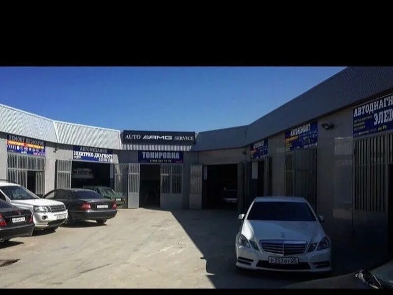 Автомагазины владивосток jbm. Каспийск улица кирова. Спутник автомагазин махачкала. Кинг авто. Автомагазин в махачкале.