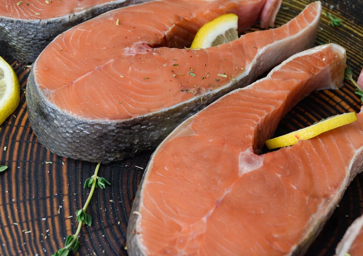 чавыча рыба. кижуча рыба стейк. стейки кижуча с/м. кижуч. кижуч рыба.