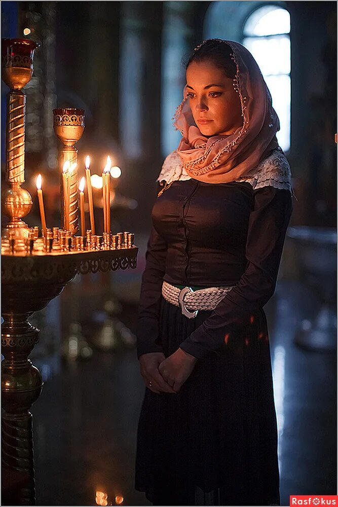 женщина христианка. марианна некрасова. девушка в платке в церкви. красивые православные девушки. красивые православные девушки.