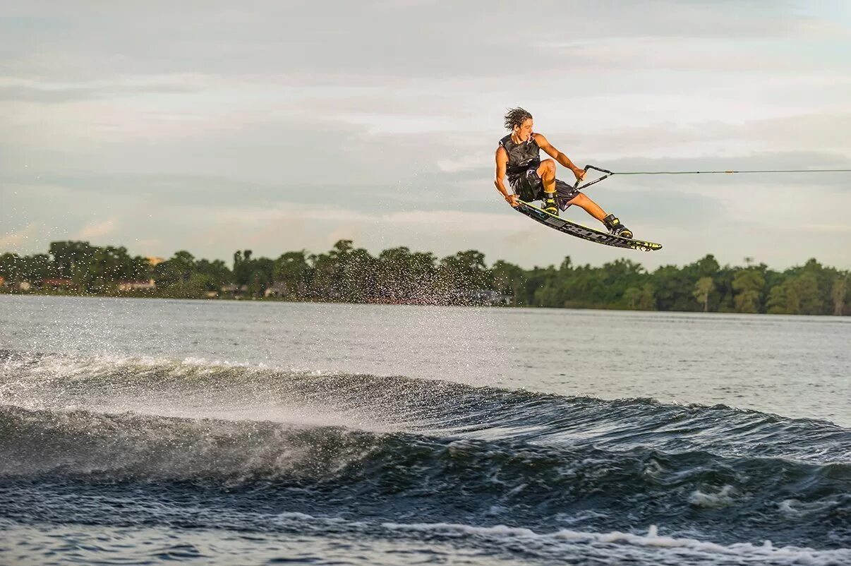Jet surf. Джет серф с мотором. Электрические доски для сёрфинга. Водная доска. Доска для гидроцикла.