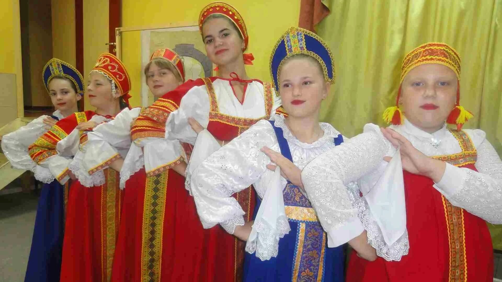 флаг назаровского района. детский русский ансамбль. ансамбль журавушки сызрань. нытвенский ансамбль забава. детский ансамбль русской песни.