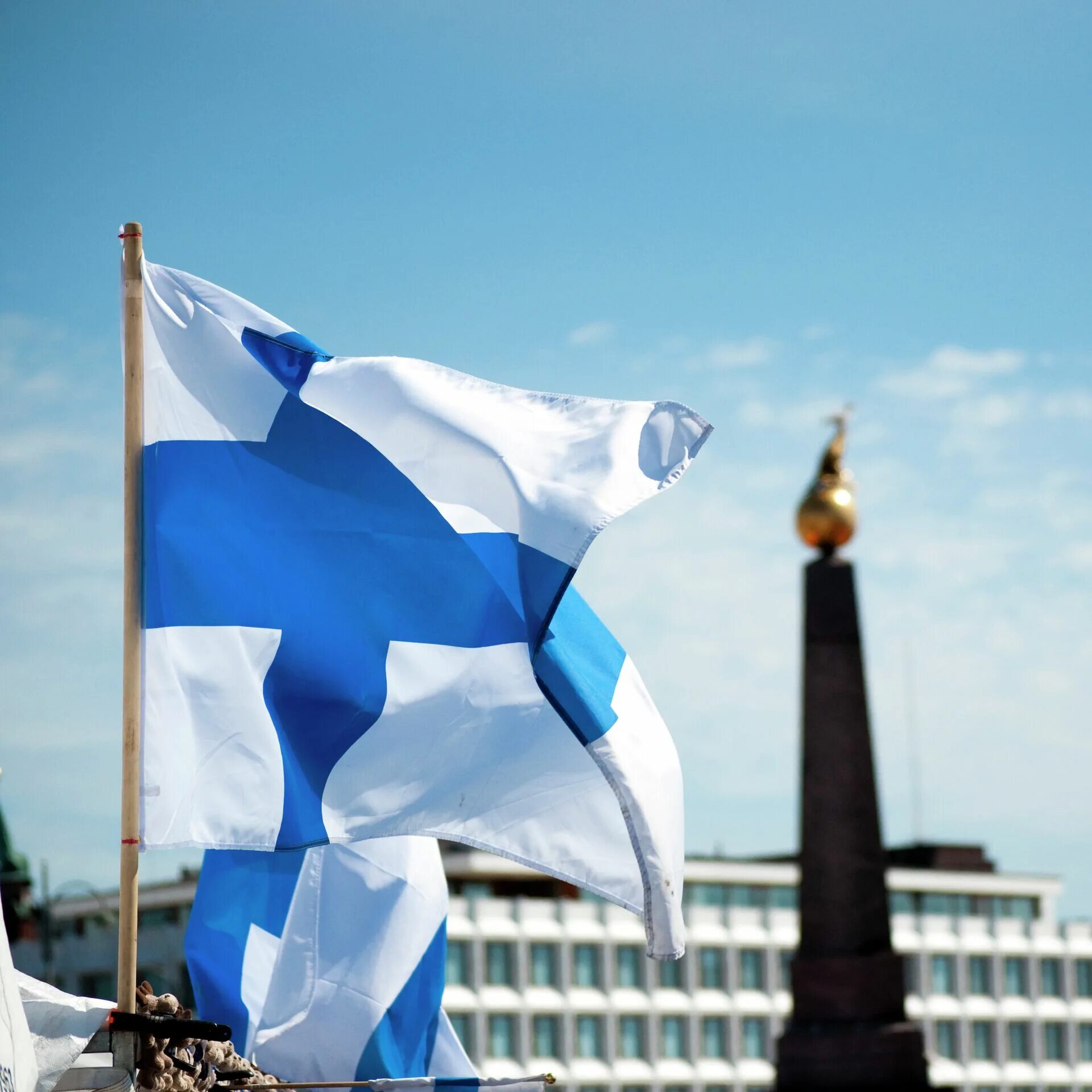Флаг Финляндия. Флаг Хельсинки. Финляндия флагшток. Финский флаг.