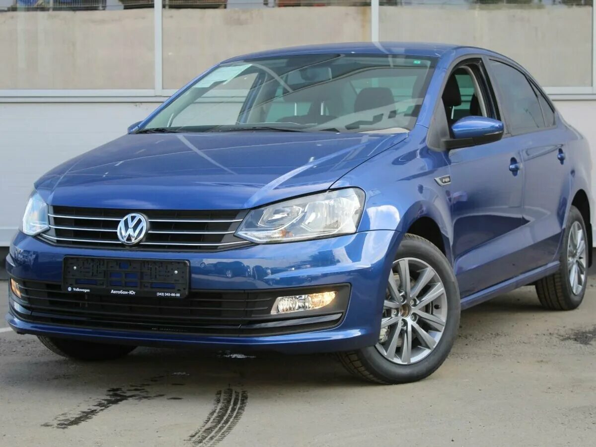 Volkswagen синий. Синий Volkswagen Polo sedan. Фольксваген поло седан синий. Volkswagen Polo sedan 2019. Volkswagen Polo sedan 2015.