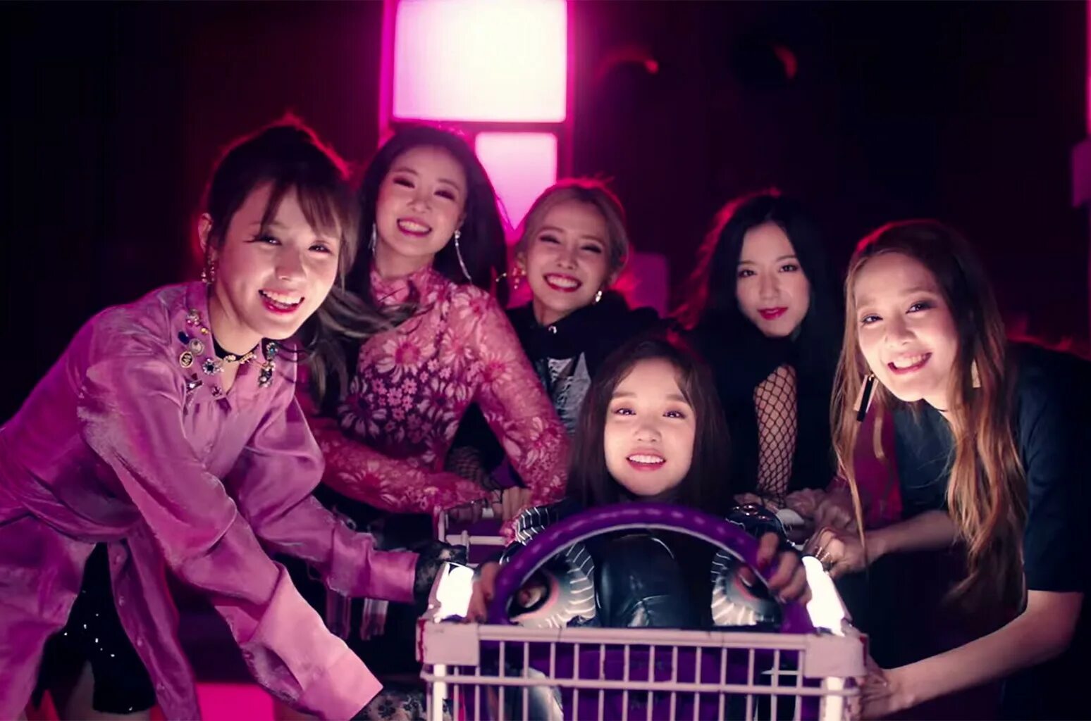 Dle latata. Gidle latata. группа джи айдол. айдл корейская группа. (g)i-dle.