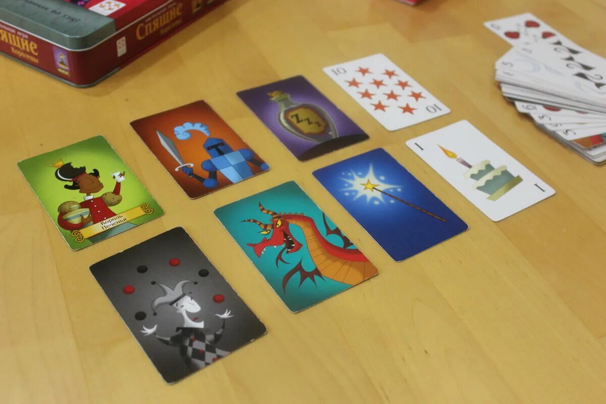 Игра спящие карты. Игра спящие королевы. правила игры спящие королевы. спящие королевы колода.