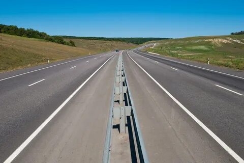 Дорога пролегала через