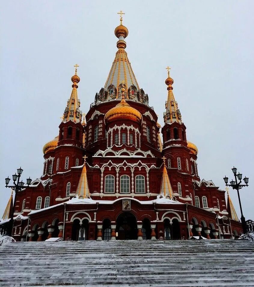 Здание русской церкви. Культовая архитектура (храмы и храмовые комплексы).