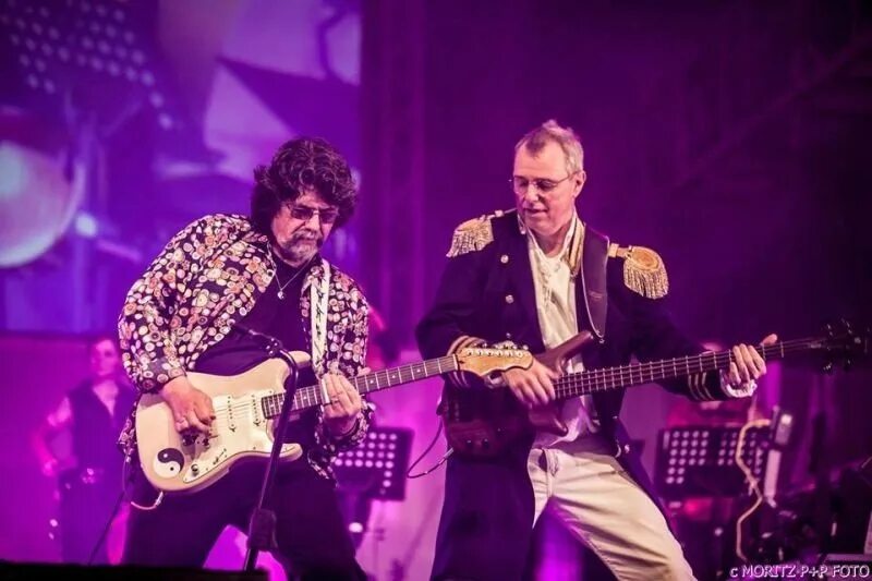 ошеломленный человек. леха никонов 1996. музыкант фото. ошеломленный взгляд. лица музыкантов.