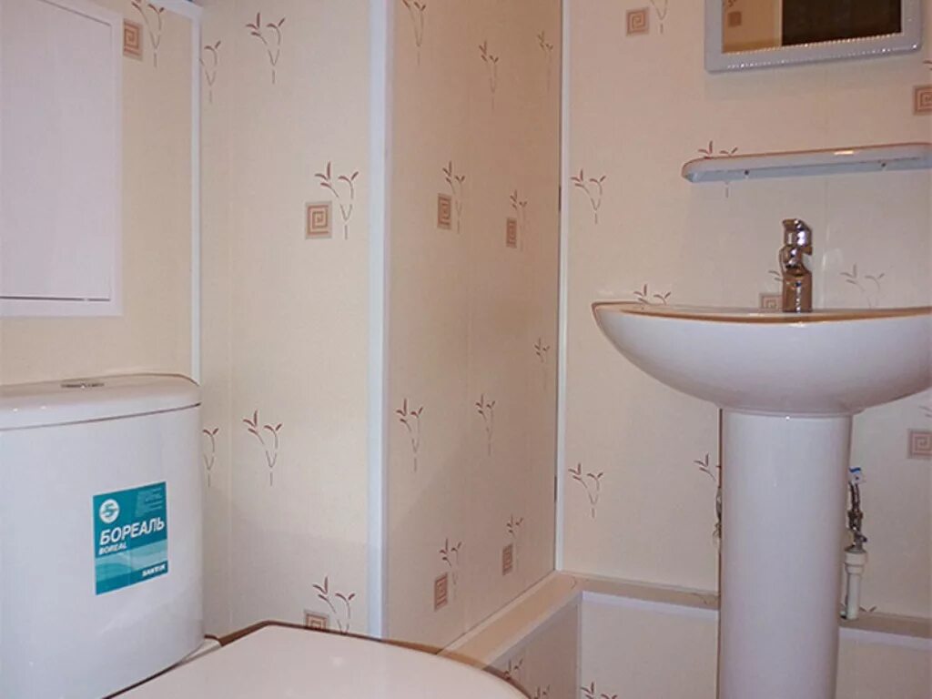 Отделка туалета панелями ПВХ. Ванная и туалет пластиковыми панелями. Отделка санузла панелями ПВХ. Отделка ванны панелями ПВХ. Ремонт ванны и туалета панелями