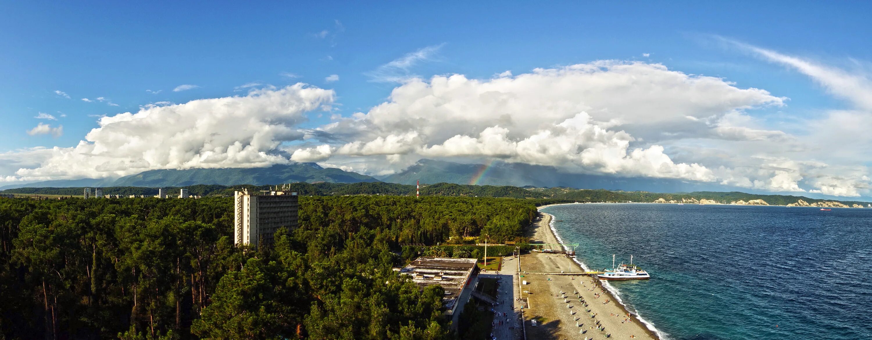сосновая роща пицунда пляж. снять жилье в пицунде 2021. курорты абхазии гагры пицунда. пицунда воздух. пицунда улица агрба 37.
