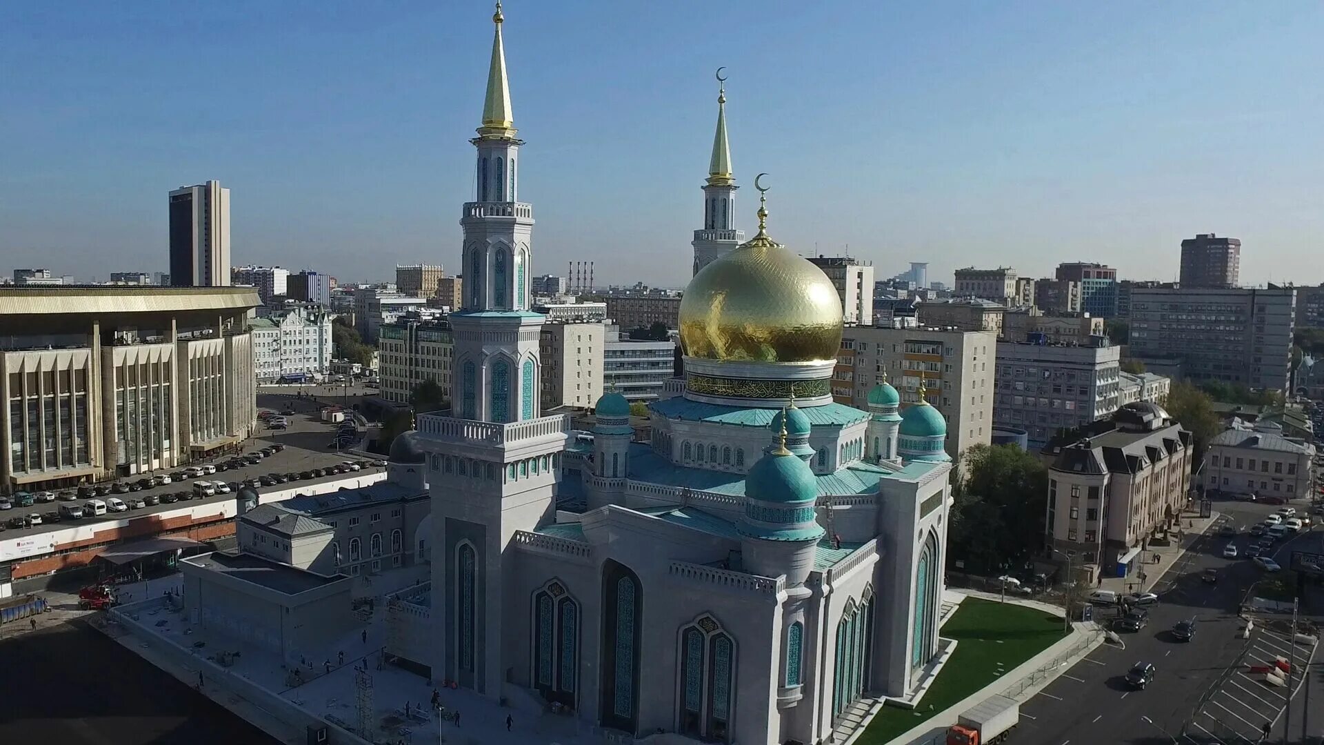 Мечети москвы фото. Московская Соборная мечеть. Курбан байрам Московская Соборная мечеть. Курбан байрам в Соборной мечети Москвы.