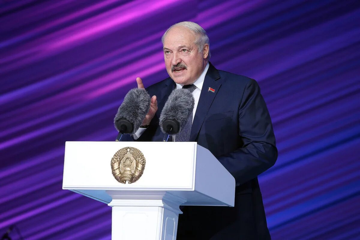 Лукашенко признали. Лукашенко 2022. Послание Лукашенко 2022. Лукашенко послание 2021.