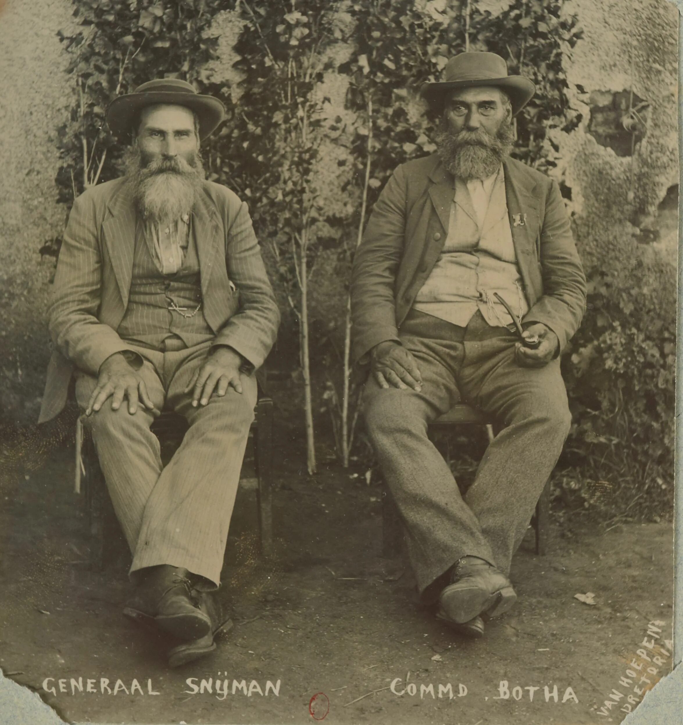 Буры в африке 19 век. Флаг орании. Буры африканеры. Буры потомки голландских колонистов. Потомки голландских переселенцев.