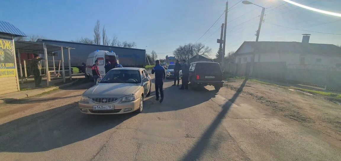 Авария под зерноградом сегодня. Дтп зерноград. Дтп на трассе зерноград. Дтп зерноград. Авария под павловском алтайский край.