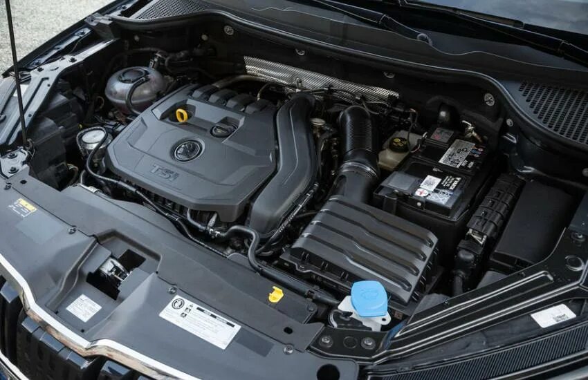 Skoda kodiaq двигатель. Двигатель skoda kodiaq 1.4. аккумулятор для шкода кодиак 1.4. ремень грм skoda kodiak 1.4t. под капотом шкода кодиак 1.4.
