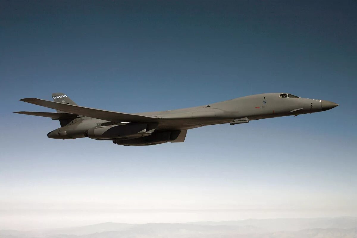 Rockwell b-1b Lancer. ВВС США B-1b Lancer. Rockwell b-1 «Лансер. Бомбардировщики ВВС США B-1b.