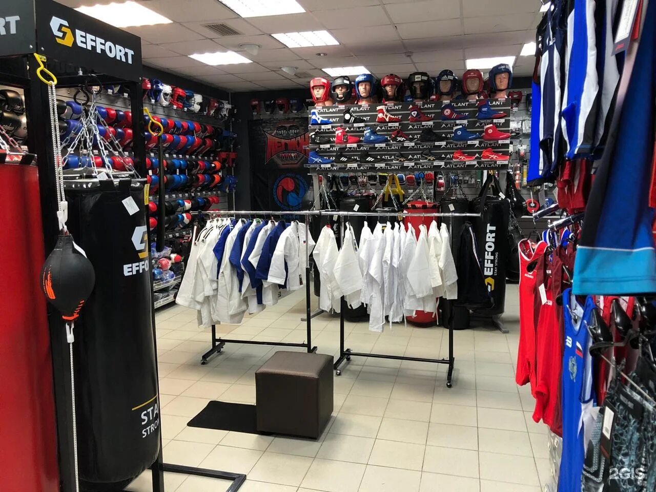 Atlant store. Магазин Атлант Ставрополь Доваторцев. Атлант Ставрополь спортивный магазин. Магазин Атлант в Ставрополе. ATLANT спорт магазины.