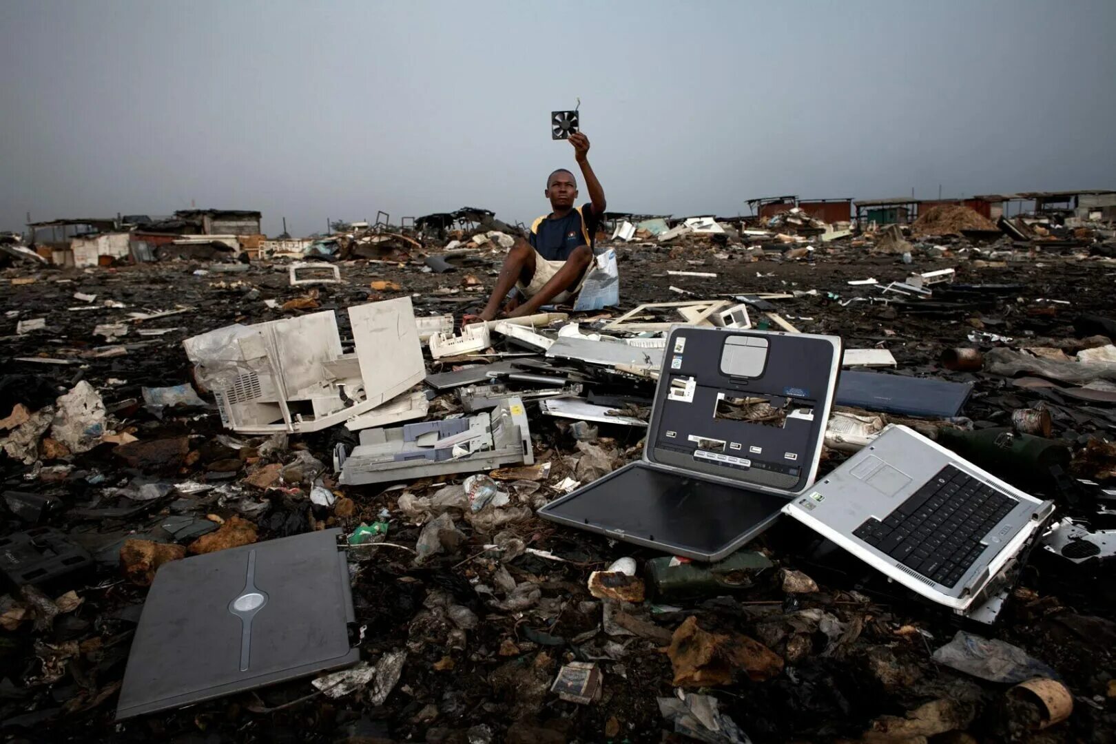 Dump device