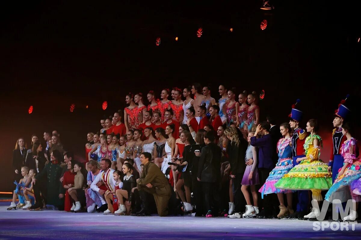 Шоу лед и пламя. Сати казанова в шоу «лед и пламень». Лед и пламень награждение. Лед и пламя шоу. Шоу лед и пламя.