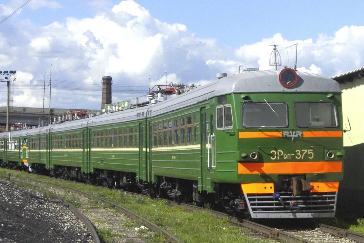 Станция железнодорожная ясногорск. Электропоезд эр9п. Электричка 6012. Ясногорск железнодорожная станция тульская область. Поезд чита благовещенск расписание.