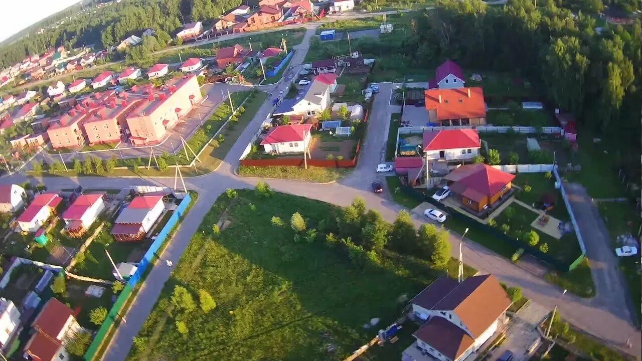 Фото поселка молодежного. Поселок молодежный Калуга. Лихуны Калуга. Деревня Лихун Калуга. Молодежный Калуга Лихун.