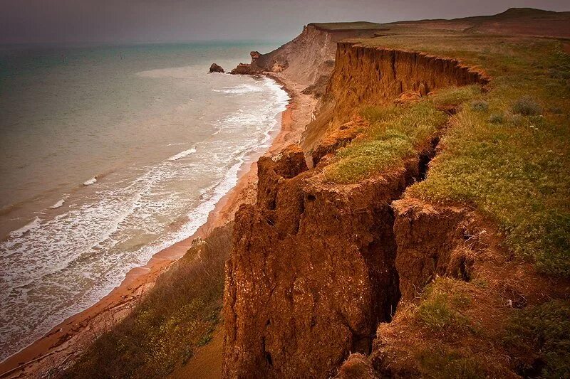 поселок волна тамань железный рог. мыс железный рог краснодарский край. мыс краснодарского края. поселок волна таманский полуостров. скала киселева туапсе.