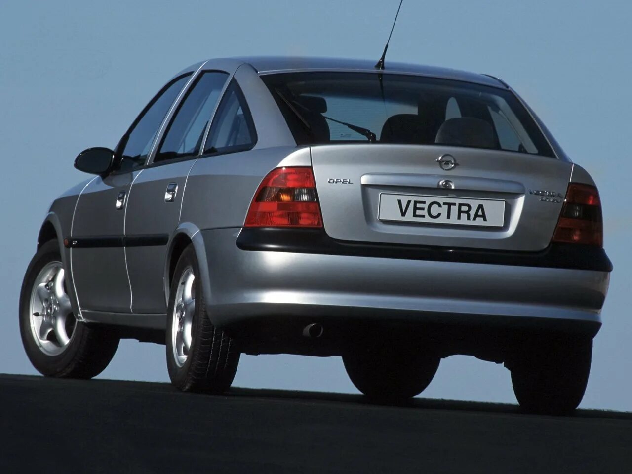 Автомобиль опель вектра б. Opel Vectra b. Opel Vectra b 1.6. Opel Vectra 1.6. Opel Vectra b хэтчбек 1999.