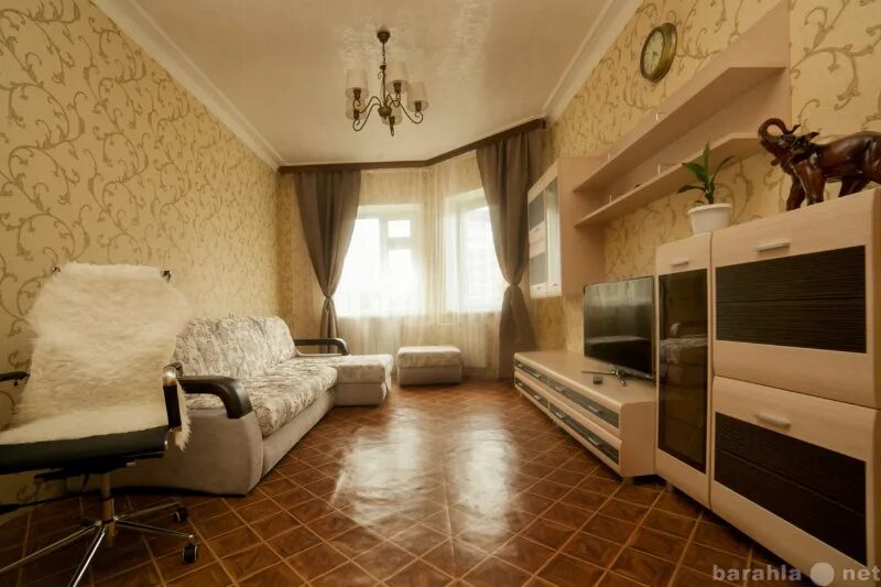 Нижневартовск омск квартира 1 комнатная. 72 северная 5. Героев самотлора 26 нижневартовск. Купить квартиру в нижневартовске 4 комнатную. Зал дск нижневартовск.