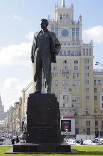 Кто является автором памятника