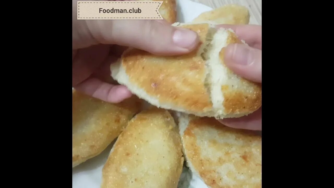 Лепешки из кукурузной муки. Мчади по-грузински. Мука грузинская. Грузинская лепешка с сыром. Кукурузная лепешка у грузин сканворд 5.