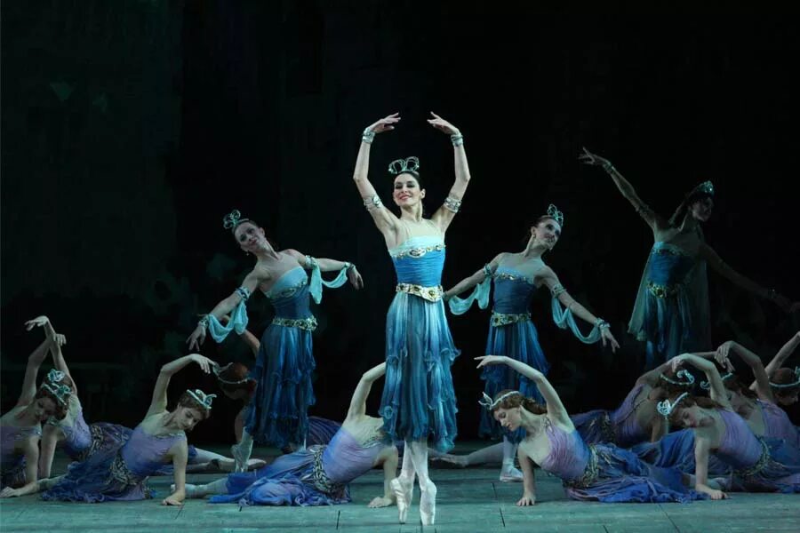 Хор персидских девушек. Балет баядерка оперный театр екатеринбург. Хор персидских девушек. Хор персидских девушек. Хор персидских девушек.