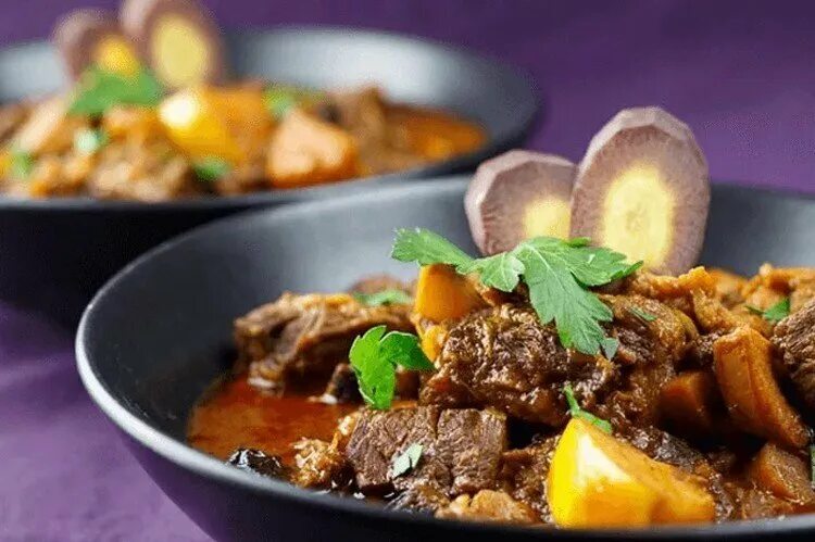 Мясо тушеное с айвой. Блюда с айвой, тыквой и мясом. Говядина с айвой рецепт. Говядина тушеная с айвой. Говядина тушеная по гречески.
