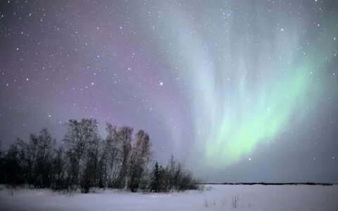 Северное небо днем