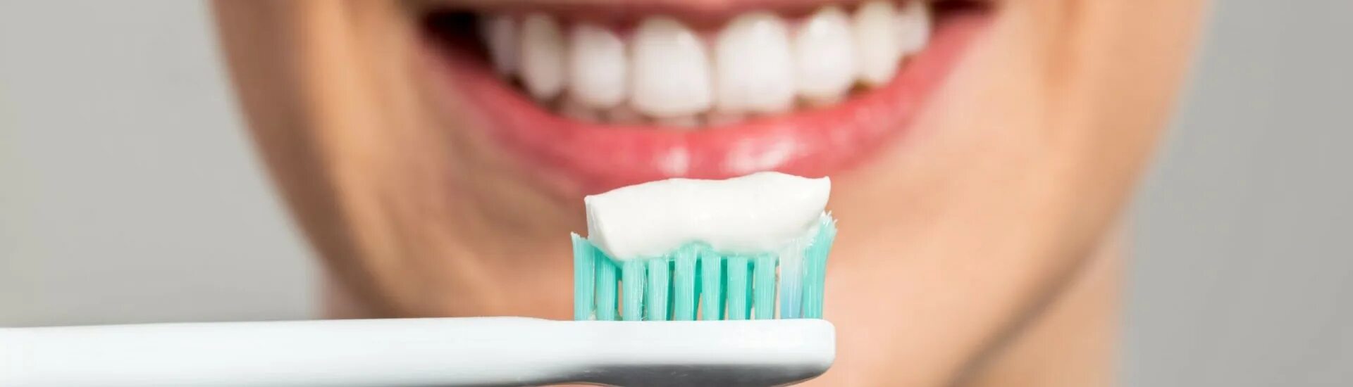 Состояние гигиены полости рта. Недостаточная гигиена полости рта. Зубная паста Аюрекс комплексная природная гигиена полости рта. Инфекция ротовой полости креатив. Гигиена полости рта мокап.