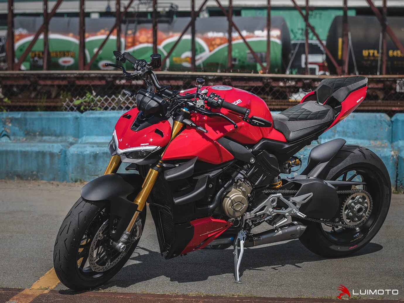 Ducati street fighter v4s. Ducati street fighter v4s. Мотоцикл ducati streetfighter v4. Ducati streetfighter v4 2022. Ducati streetfighter v4 s 2020.