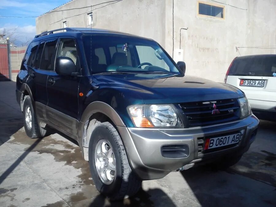 Mitsubishi pajero 2001. Митсубиси Паджеро 2001. Митсубиси Паджеро 2001г. Мицубиси Паджеро 2001 года.