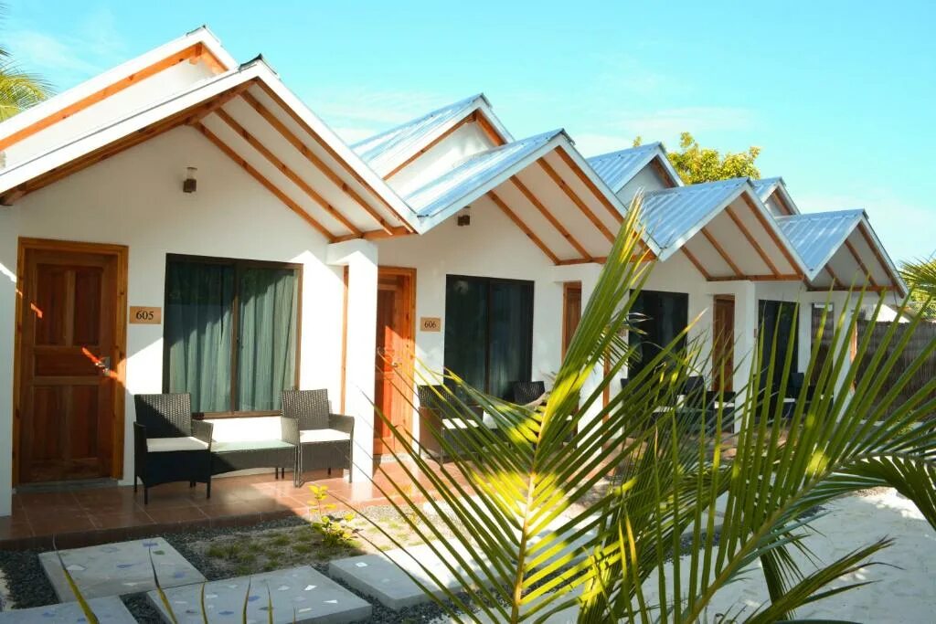 Holiday cottage thoddoo, maldives. Holiday cottage 3 мальдивы. Holiday cottage 3. Остров thoddoo мальдивы. Holiday cottage thoddoo 3* мальдивы.