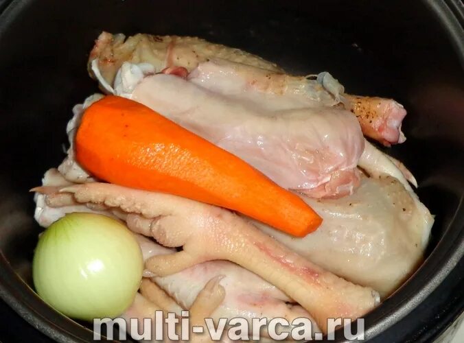 Холодец в мультиварке из рульки и курицы. Холодец из куриных ног. холодец из куриных лапок. куриный холодец из куриных лапок и курицы.