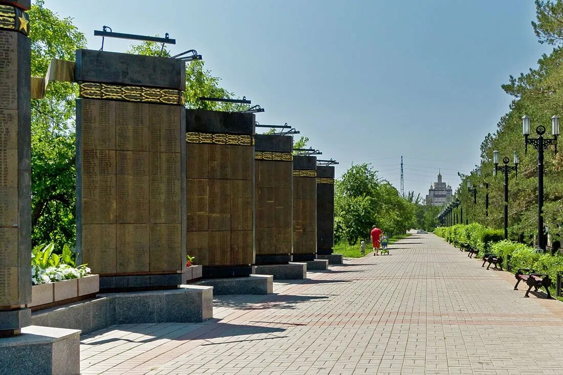 мемориальный комплекс «оренбург – фронту». мемориальный комплекс «оренбург – фронту». оренбургский мемориал. вечный огонь оренбург. мемориальный комплекс оренбург фронту на проспекте победы.