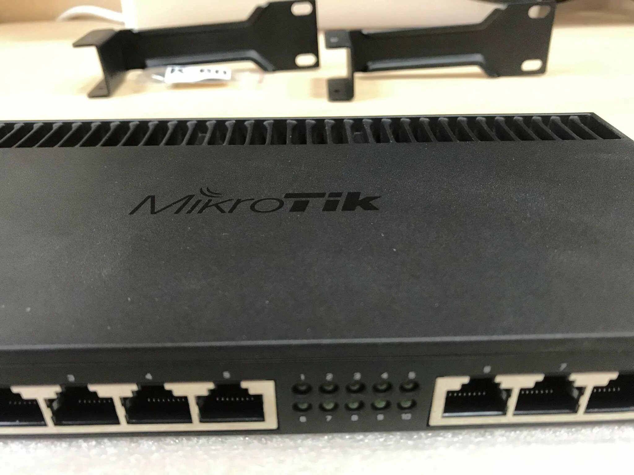 Mikrotik 4011. Mikrotik rb4011. mikrotik routerboard rb4011igs+rm. rb4011igs+rm. маршрутизатор mikrotik rb4011igs+5hacq2hnd-in.