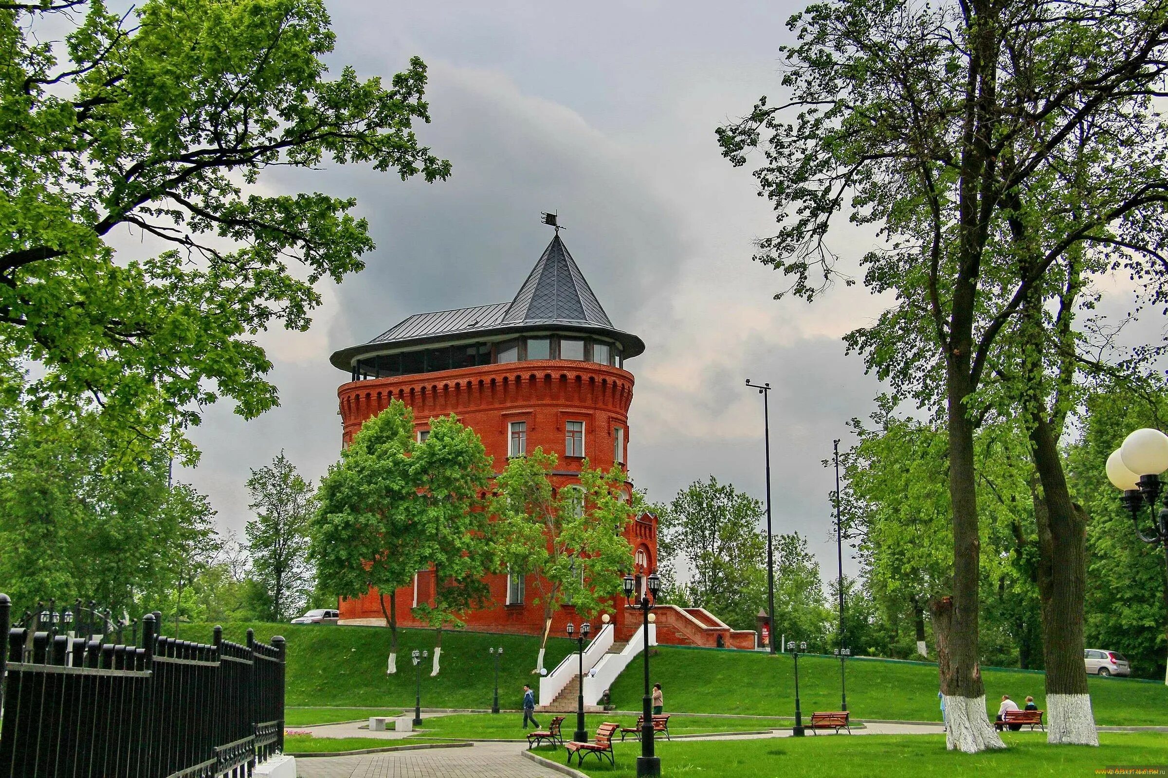 Башни владимира. Старая водонапорная башня владимир. Старая водонапорная башня владимир. Водонапорная башня суздаль. Старая водонапорная башня владимир.