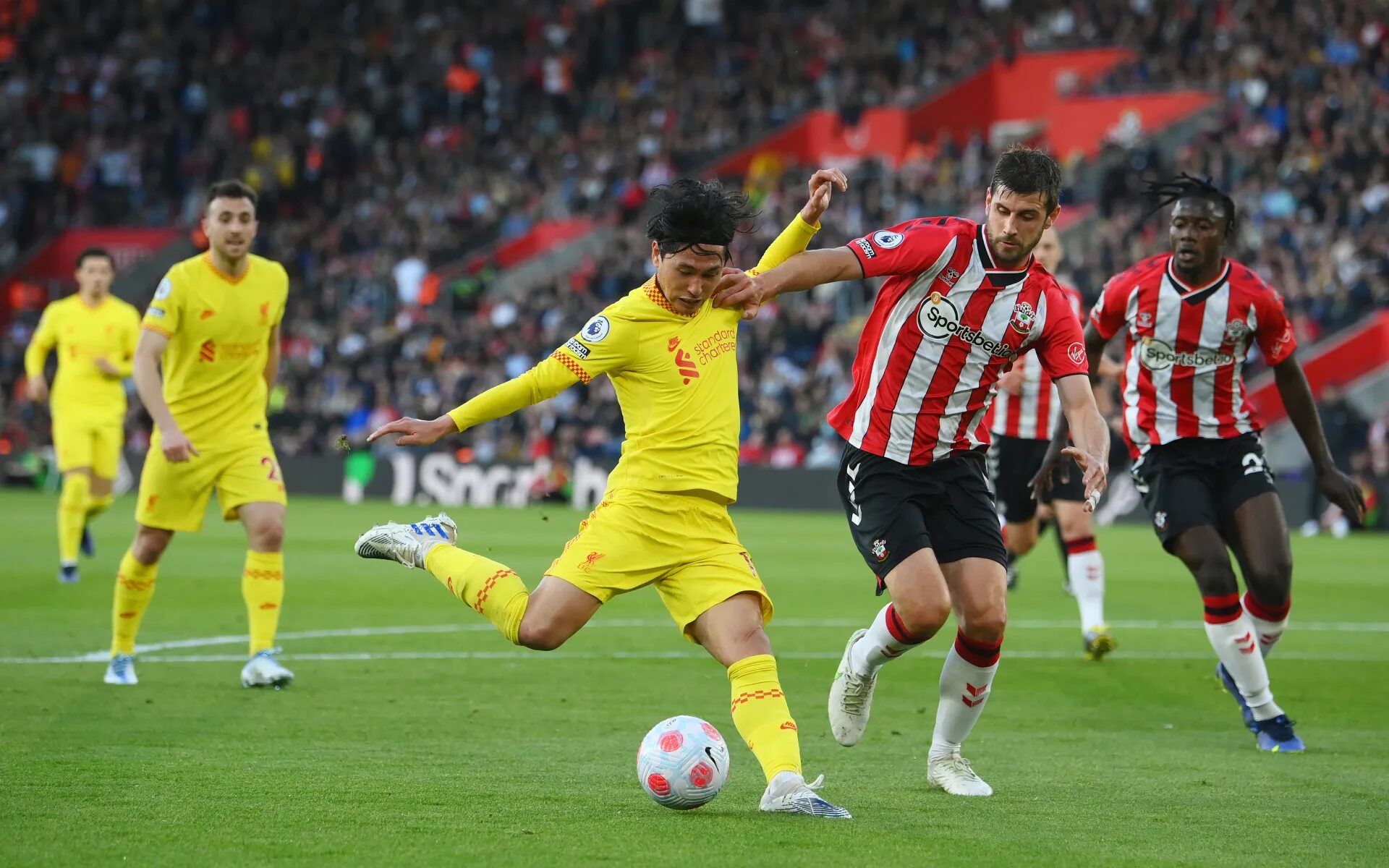 Brentford vs liverpool. Ливерпуль саутгемптон. Ливерпуль (футбольный клуб). Ван дайк ливерпуль 2022. Ливерпуль кубок англии 2022.